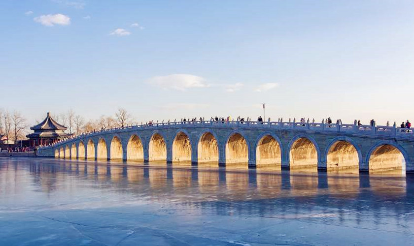 Puente de los Diecisiete Arcos del Palacio de Verano