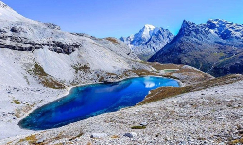 8 días Viajes de Minorías Étnicas Chinas Mar de Cinco colores