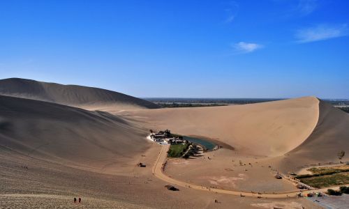 11 días Viajes de Estudiante a China Lago de Crescent y la Montaña de Eco de Arena