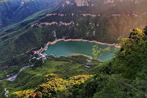 Lago Zifang del Monte Yuntai