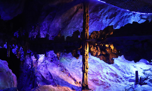 12 días Viajes de Minorías Étnicas Chinas Gruta de la Flauta de Caña