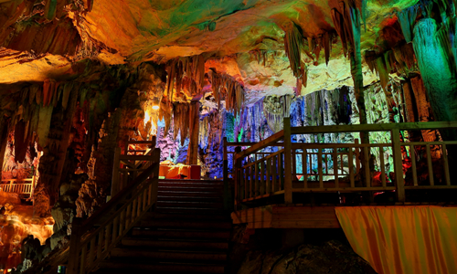 17 días Viajes del Patrimonio Mundial de China Gruta de la Flauta de Caña