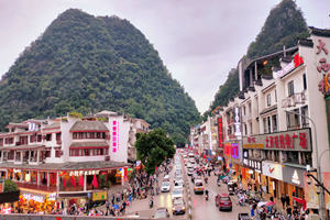 el cruce de las calles de la Calle Oeste de Yangshuo