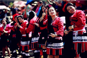 mujeres de Pueblo Yao de Cabello Largo 