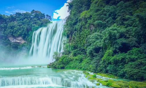 9 días Viajes de Minorías Étnicas Chinas Cascada de Huangguoshu