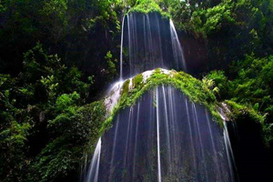 Catarata de Jinzhong de Cañón Nanjiang