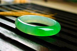 pulsera de jade en el Mercado del Jade