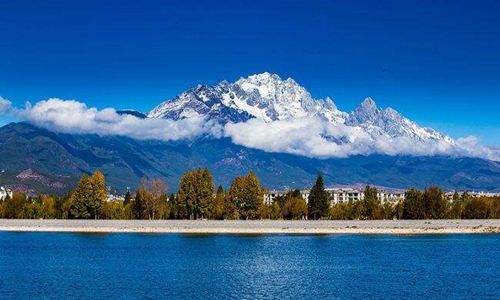 12 días Viajes de Minorías Étnicas Chinas Montaña Nevada del Dragón de Jade