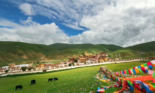 11 días Viajes de Minorías Étnicas Monasterio Changqingchun Ke’er