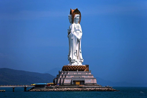 Guanyin en el Mar de la Zona Cultural Turística de Nanshan