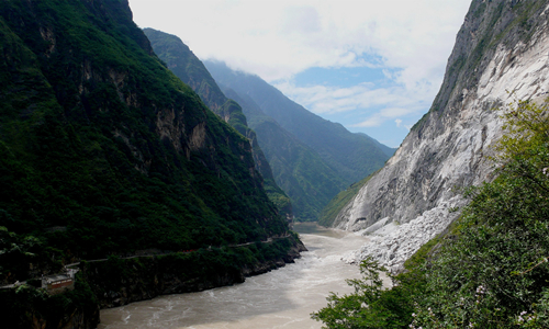 8 días Viajes de Minorías Étnicas Chinas Garganta del Salto de Tigre