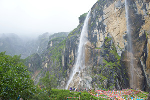 Cascada Yubeng de la Montaña Nevada Meili