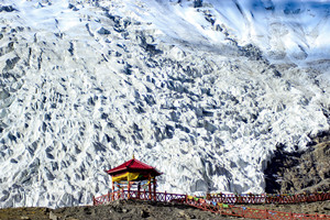 plataforma de observación del Glaciar Karola