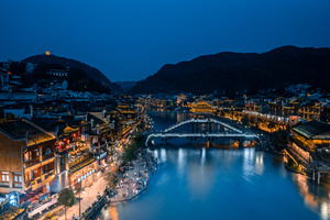 Río Tuo de Pueblo Antiguo Fenghuang