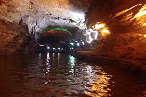 Río Xiangshui de Caverna del Dragón Amarillo