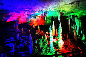 Salón del Palacio del Dragón de Caverna del Dragón Amarillo