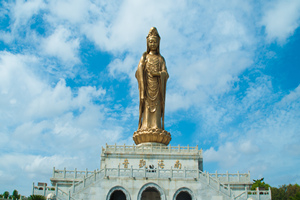 Estatua de Guanyin en el Mar de China Meridional de la Montaña Putuo