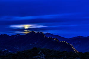 paisaje nocturno de la Gran Muralla Jinshanling