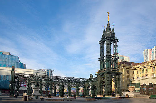 Sophia Square, Saint Sophia Cathedral