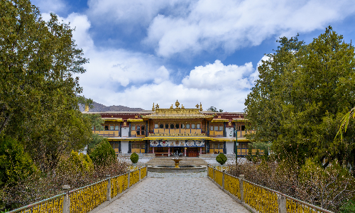 Norbulingka Park