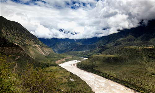 Yarlung-Tsangpo-River