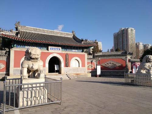 The Main Entrance，Big Bell Temple