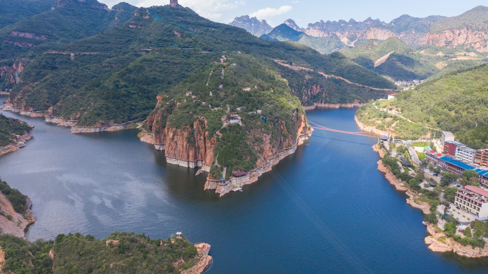 Longmen Lake in Jingdong Grand Canyon，Jingdong Grand Canyon