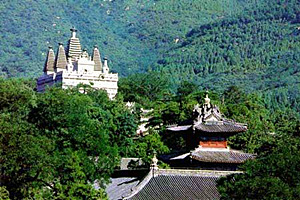 Temple of Azure Clouds， the Fragrant Hills Park