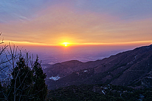 The Sunrise，the Fragrant Hills Park