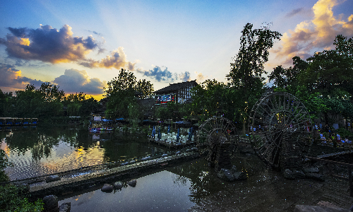 Huanglongxi-Ancient-Town