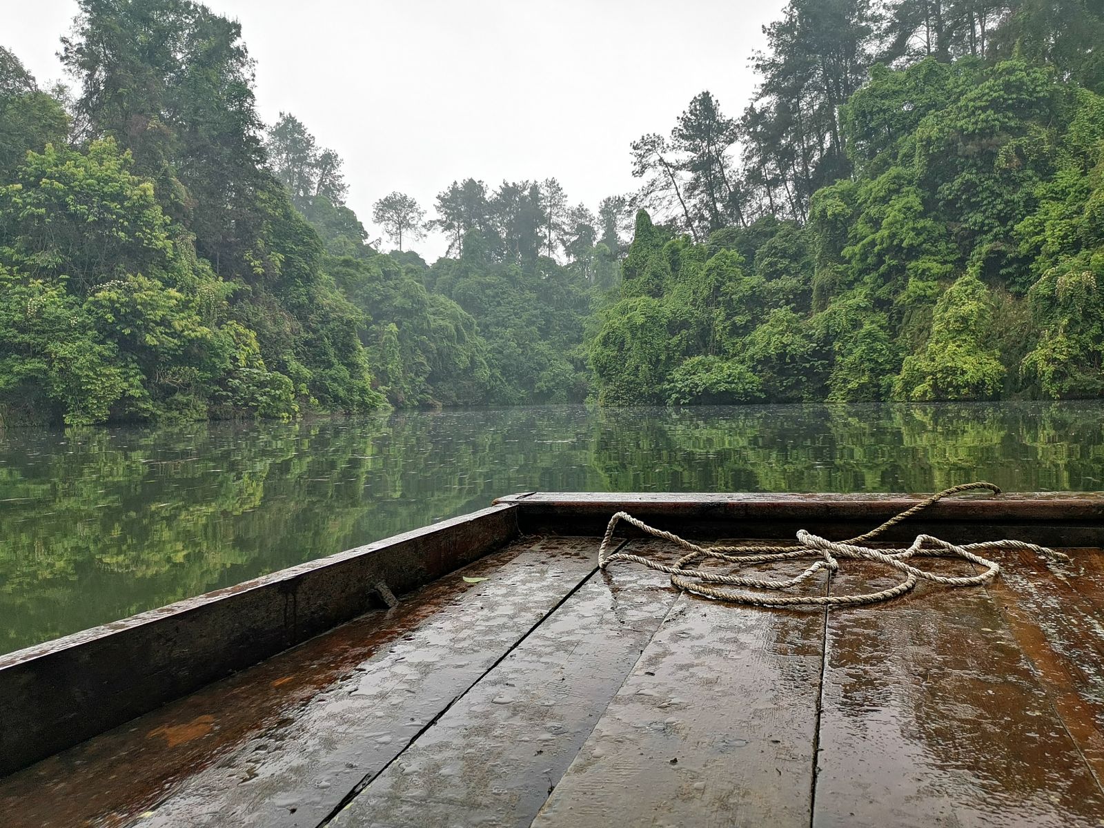 Stone Elephant Lake，Stone Elephant Lake