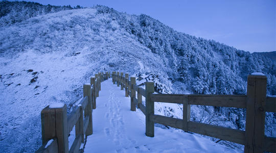 Sun and Moon Platform, Xiling Snow Mountain