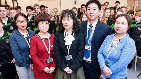 Characters in the Documentary，Differences Between Chinese and Western Education