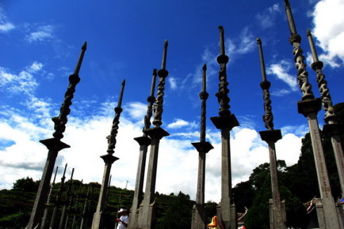 Shilong Flagpole, Taxia Village