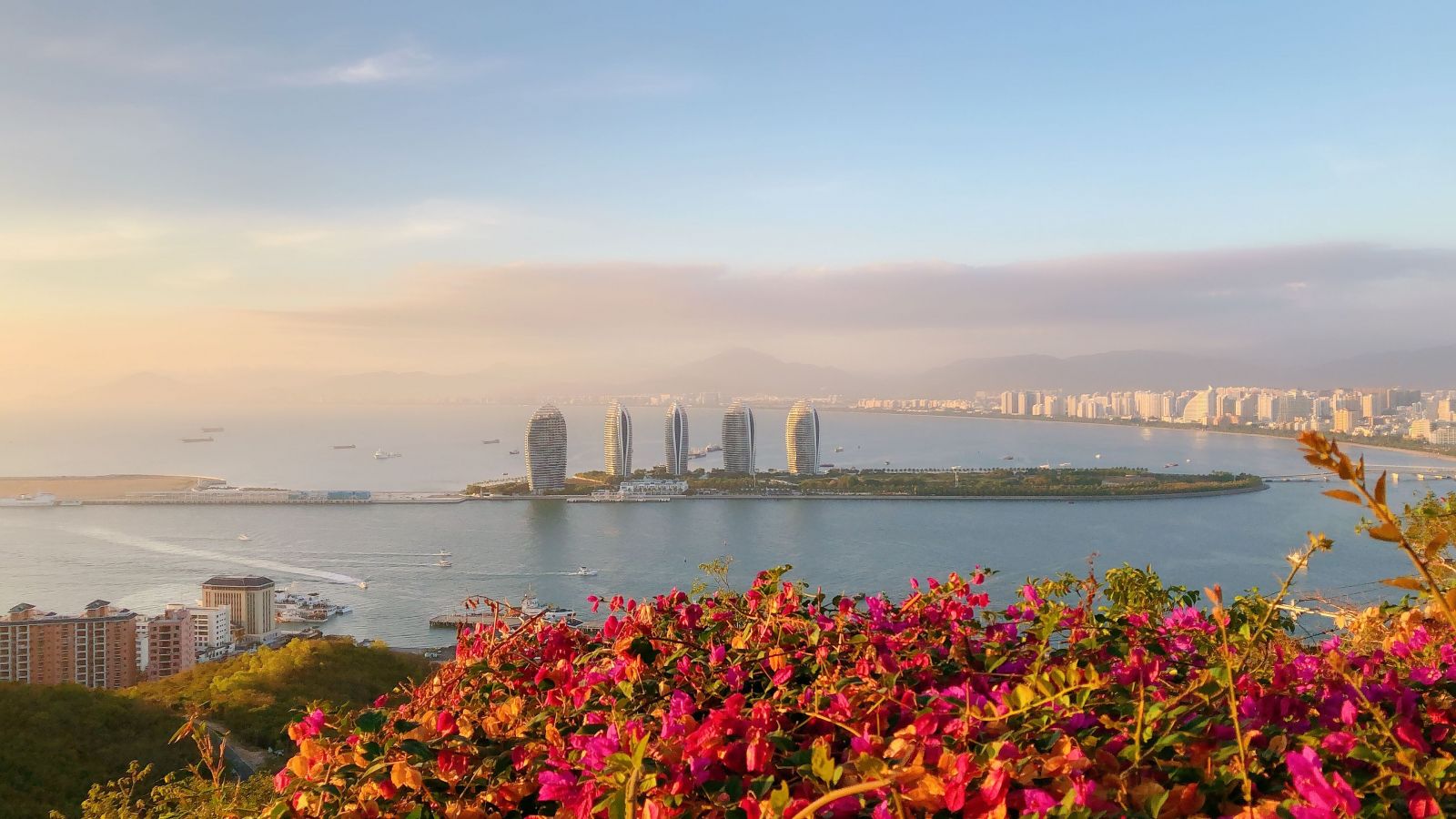 View From the Hilltop，Luhuitou Park