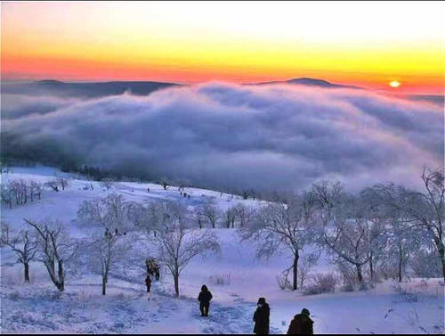 Yangcao Mountain，China Snow Town
