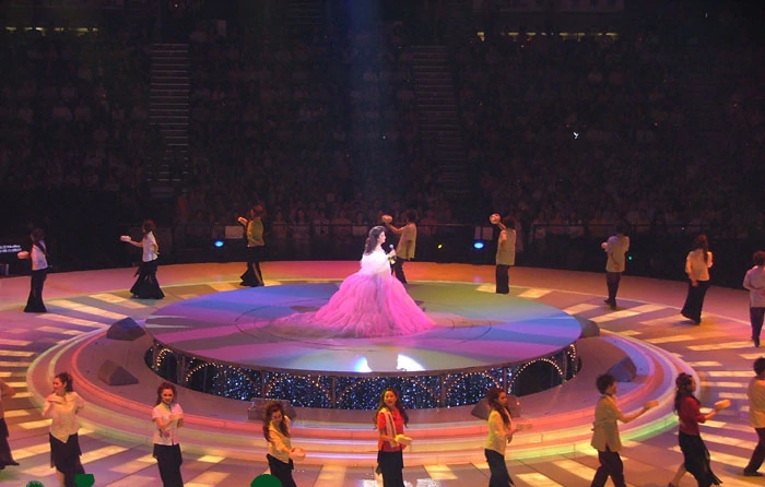 Holding a Concert, Hong Kong Coliseum