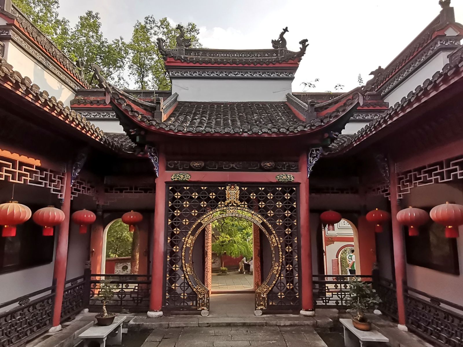 Inside View of the Pavilion，Qingchuan Pavilion