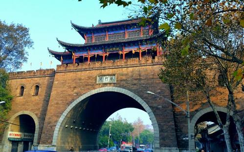 The Iron Gate Pass，Qingchuan Pavilion