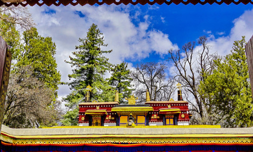 13-Days-China-Adventure-Tour-Norbulingka-Park