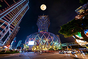 Grand Lisboa in the Moonlight, Casino Lisboa