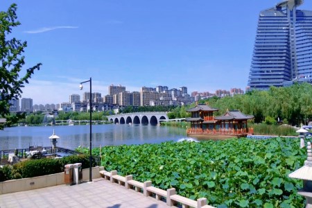 Qujiang Pool Park，Qujiang Pool Park