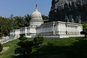 The United States Capitol，Window of the World