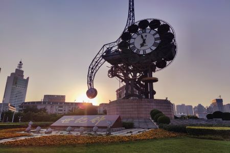 Century Clock，Century Clock