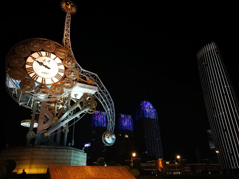 Shining Century Clock，Century Clock 