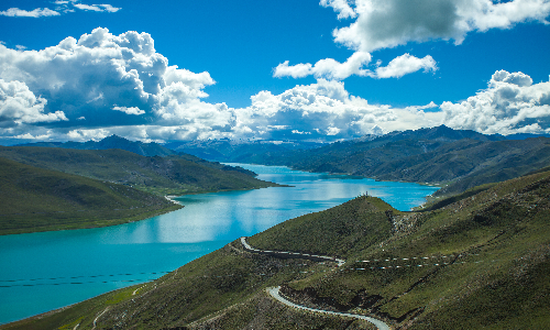 Yamdrok Lake