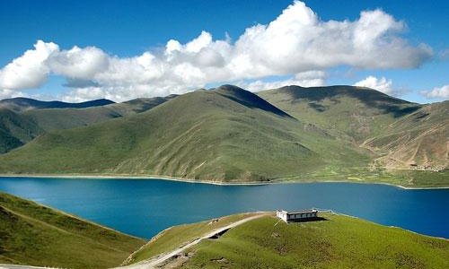 Yamdrok Yumtso Lake