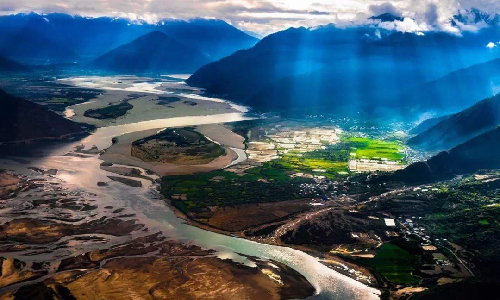 Yarlong Tsangpo River