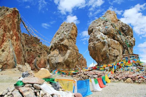 Gassho Stone, Namtso Lake