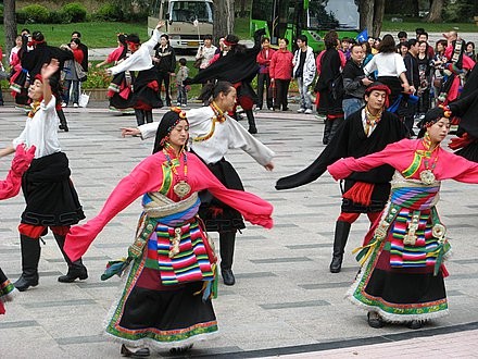 Qiang’s Dance，The Rongbuk Monastery